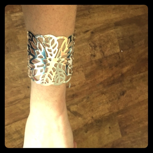 Bracelet - Picture 1 of 3